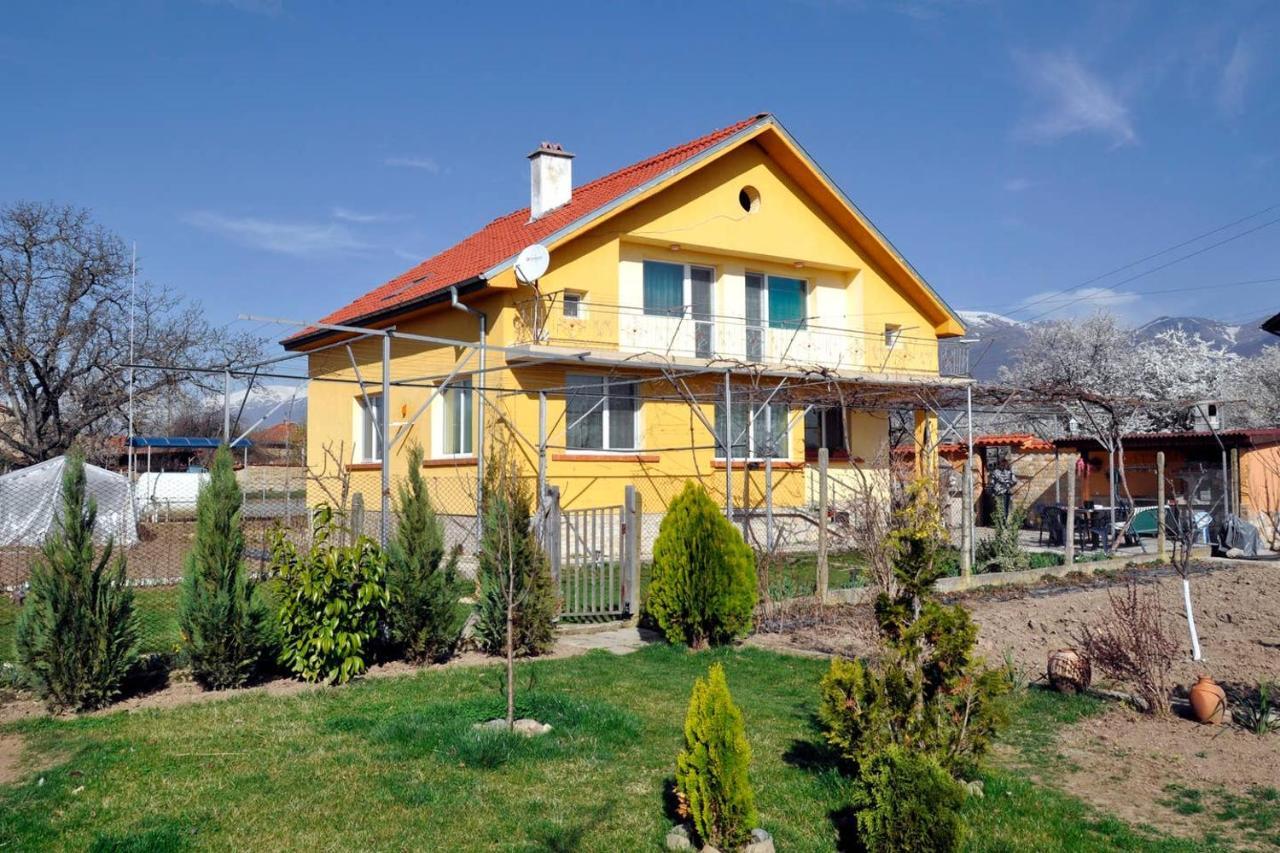 Vila V S. Gabarevo, Dolinata Na Rozite. Villa Kültér fotó